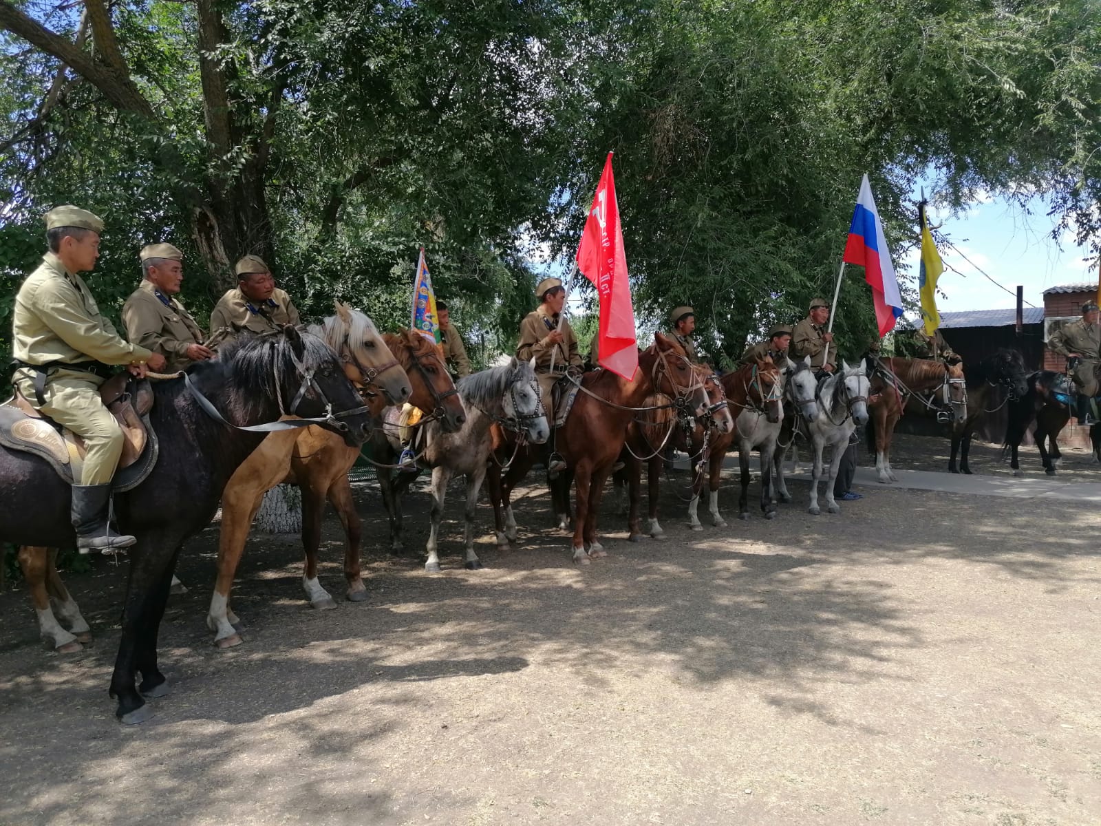 Конный поход посвященный памяти 110-й калмыцкой кавалерийской дивизии